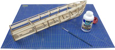Použití lepidel při stavbě modelů lodí