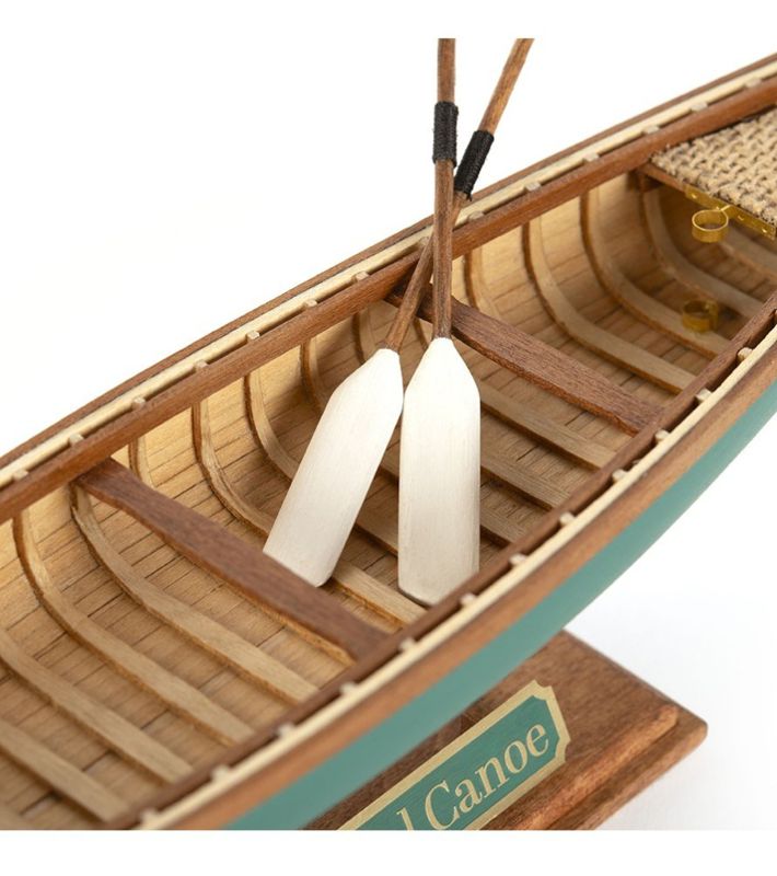 Dívčí indiánská kanoe